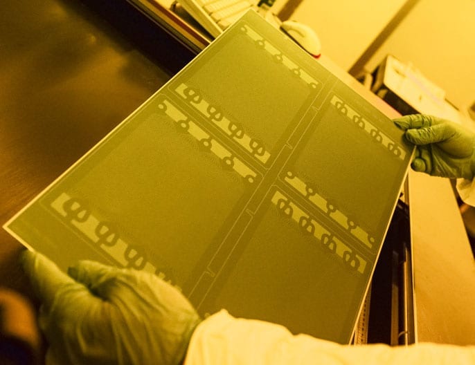 Etched fuel cell plates