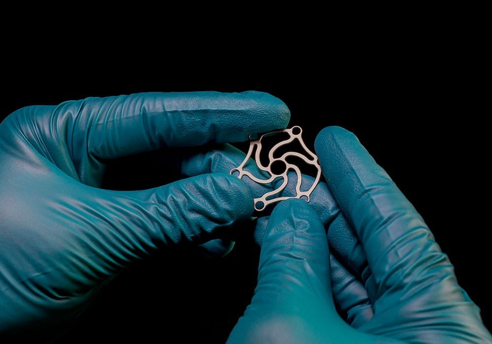 Chemical etching medical alloys