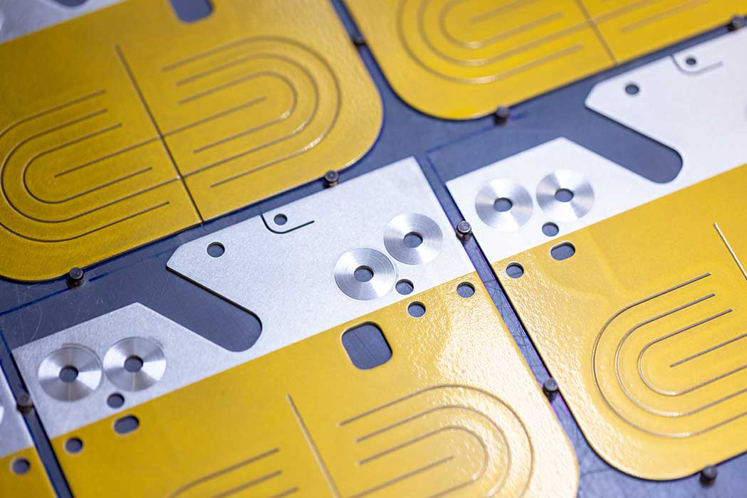 Bonded cooling plates